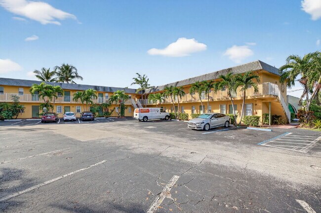 Building Photo - QUICK MOVE IN | FIRST MONTH FREE - Bright & Modern 1-Bedroom Apartment in Prime Oakland Park Loca...