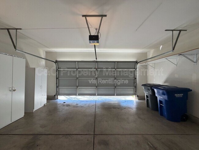 Building Photo - 9449 Compass Point Dr S