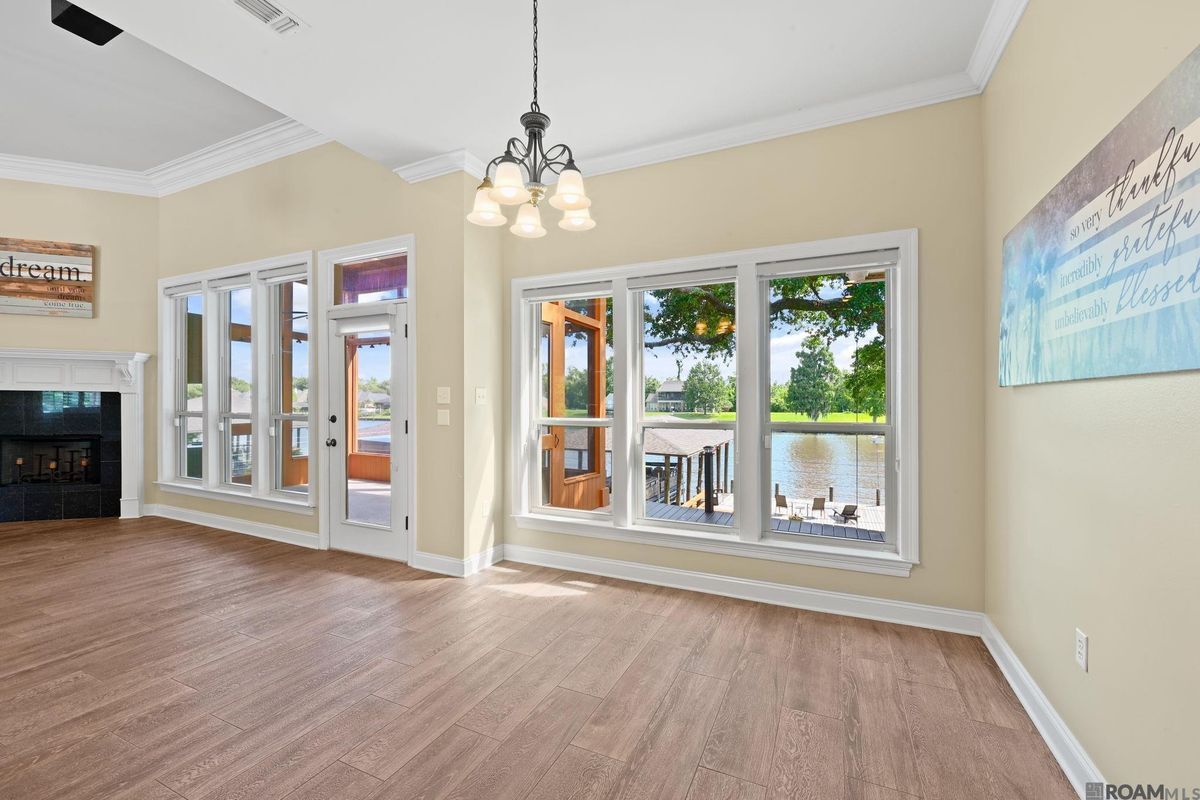 Building Photo - 12066 River Highlands Dr