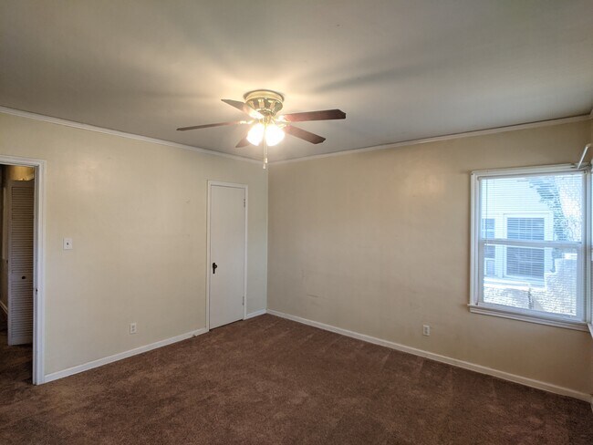 Building Photo - 1428 Axtell St