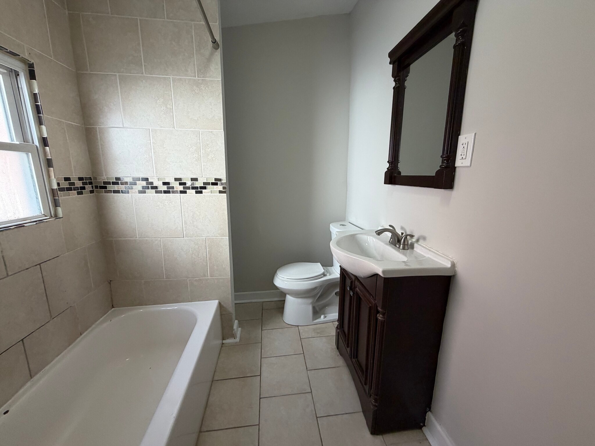 Building Photo - 2015 Fernon St