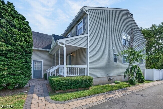 Building Photo - 408 Prospect Ave