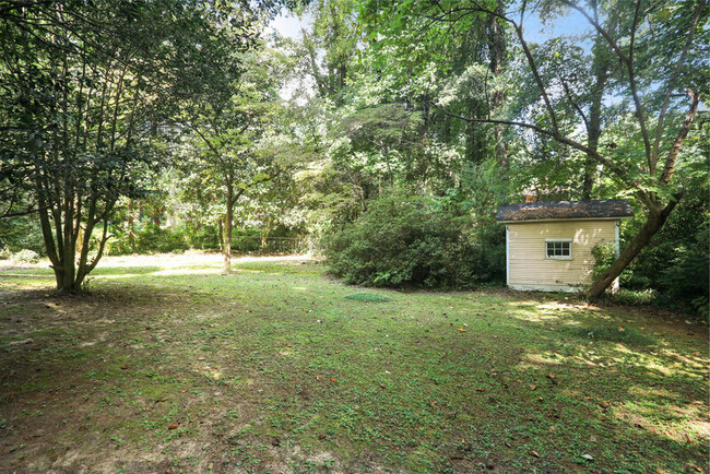 Building Photo - 2489 Greenwood Cir