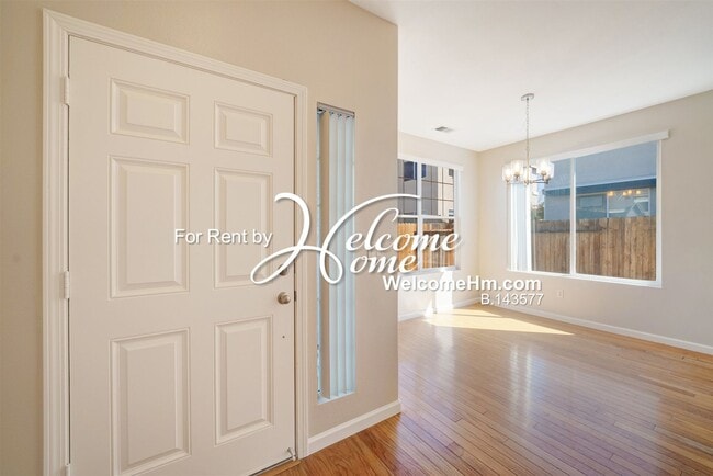 Building Photo - Beautiful Single Story Home In Double Diam...