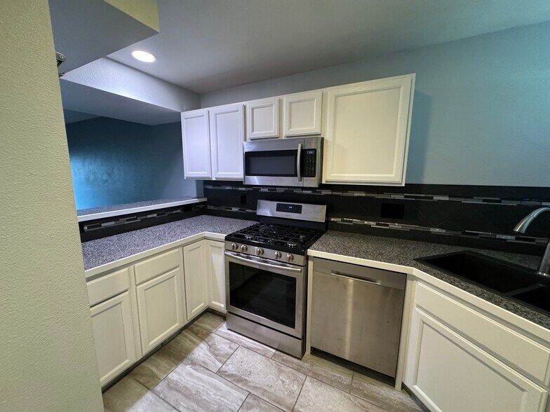 Building Photo - 2955 West Stuart Street Unit 7