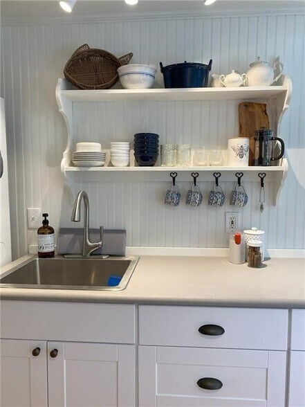 Building Photo - 87 Wood Ln