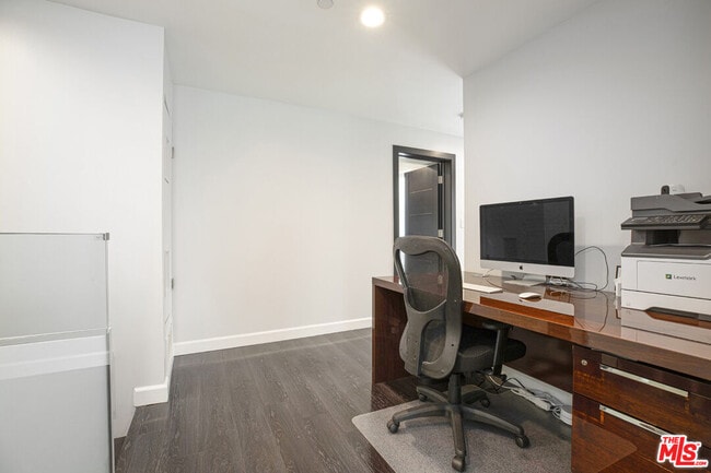 Building Photo - 1046 Glen Arbor Ave