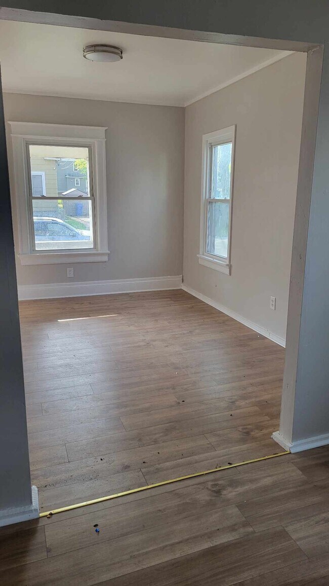 Building Photo - 6th Street rental