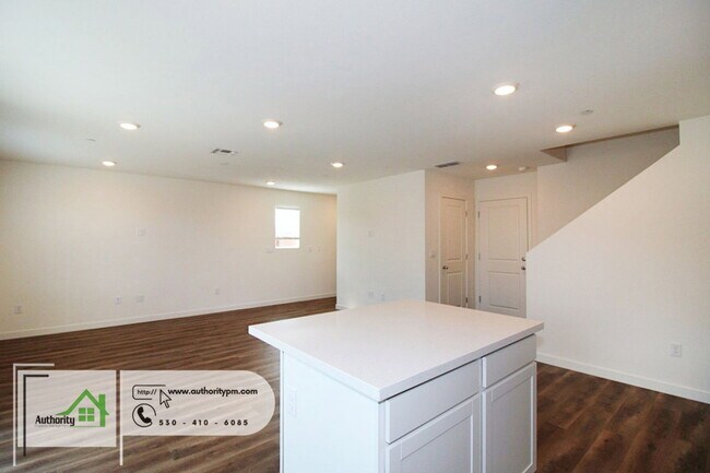 Building Photo - 847 Congaree Ln