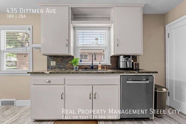 Building Photo - 435 Dittmer Ave