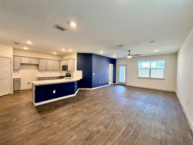 Building Photo - 3008 Louris Ln