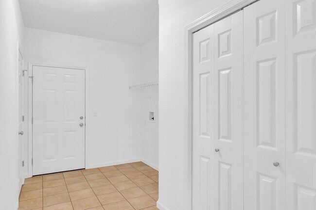 Building Photo - 104 Essex Ln