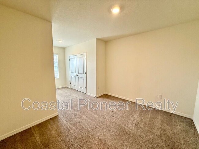 Building Photo - 32794 Pez Landing Ln