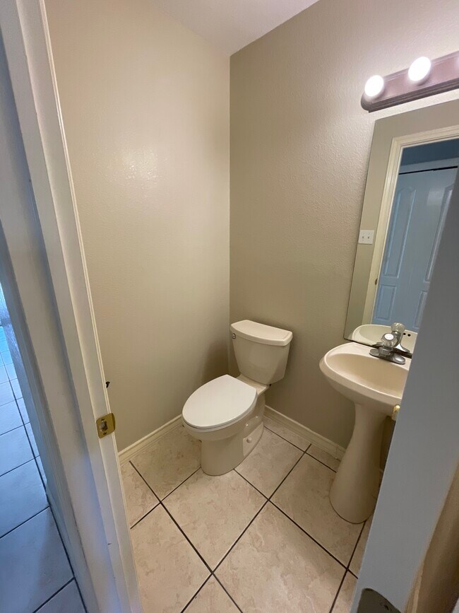 Half bathroom - 1020 Dickey Ln