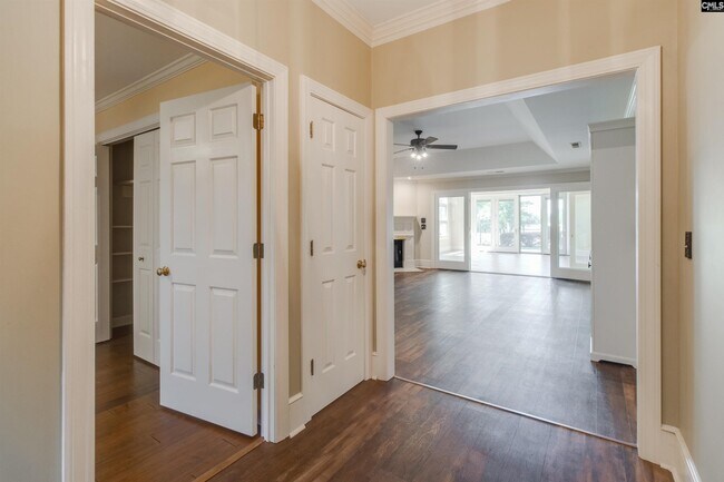 Building Photo - 98 Saluda Dr