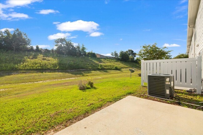 Building Photo - 606 Wingspan Way