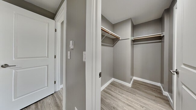 Building Photo - 1105 S Woodlawn St