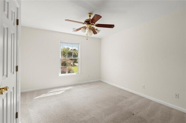 Building Photo - 1440 Grovehurst Dr