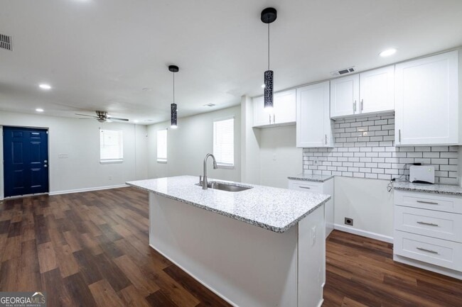 Building Photo - 452 Paines Ave NW