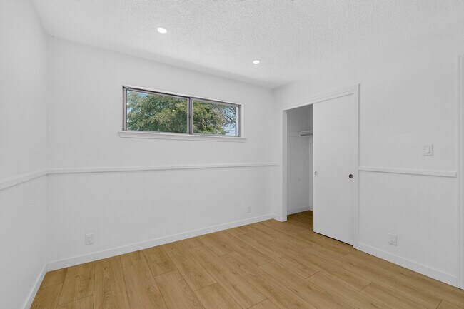 Building Photo - 824 Ortega Rd NW