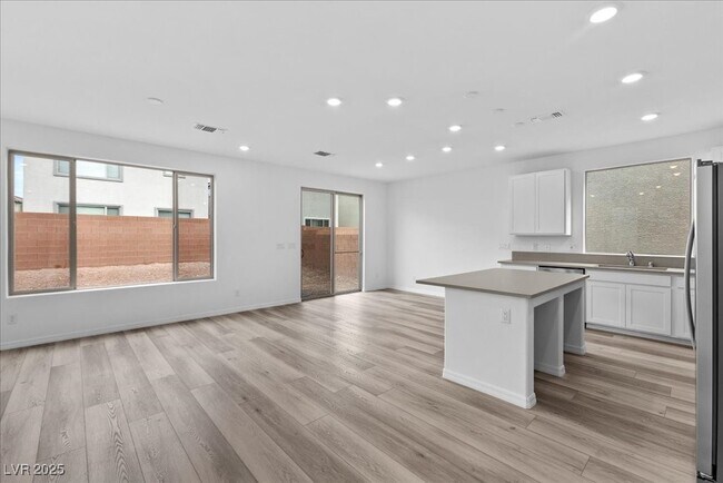 Building Photo - 5774 Aurora Gale Ct