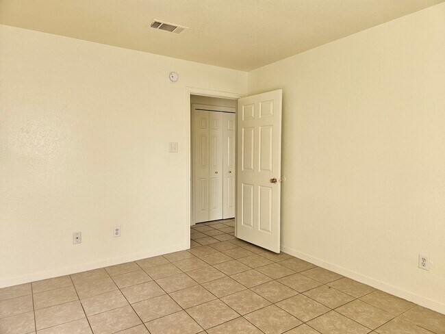 Building Photo - 3015 Cantabrian Dr