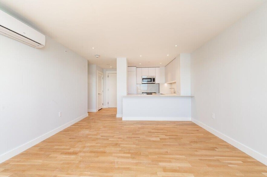 Building Photo - 1400 Columbia Rd