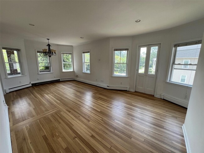 Building Photo - 339 Midland Ave