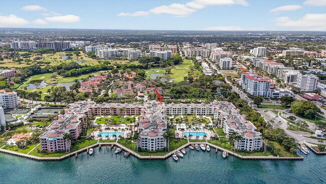 Building Photo - 120 SE 5th Ave