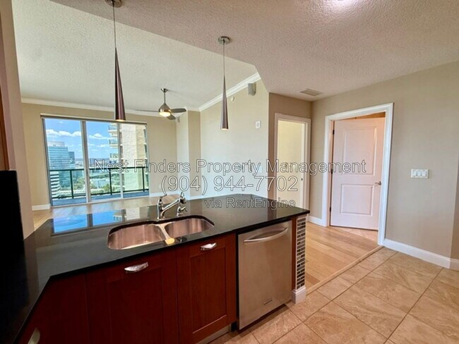 Building Photo - 1431 Riverplace Blvd
