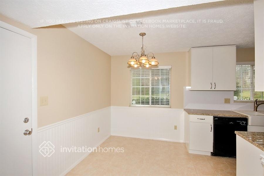 Building Photo - 2647 Morgan Lake Dr NE