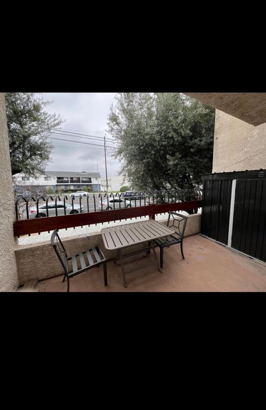 Building Photo - 7651 Reseda Blvd