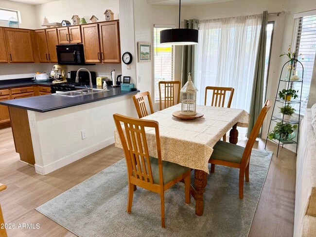 Building Photo - 21143 E Roundup Way