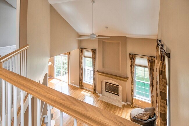 Building Photo - 24813 Ironwood Ct