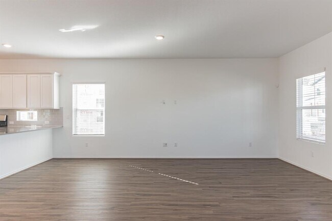 Building Photo - 101 Rioja