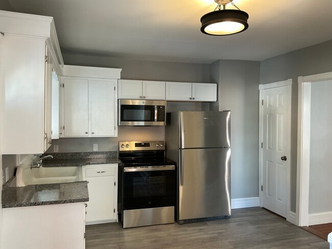 Building Photo - 518 High St