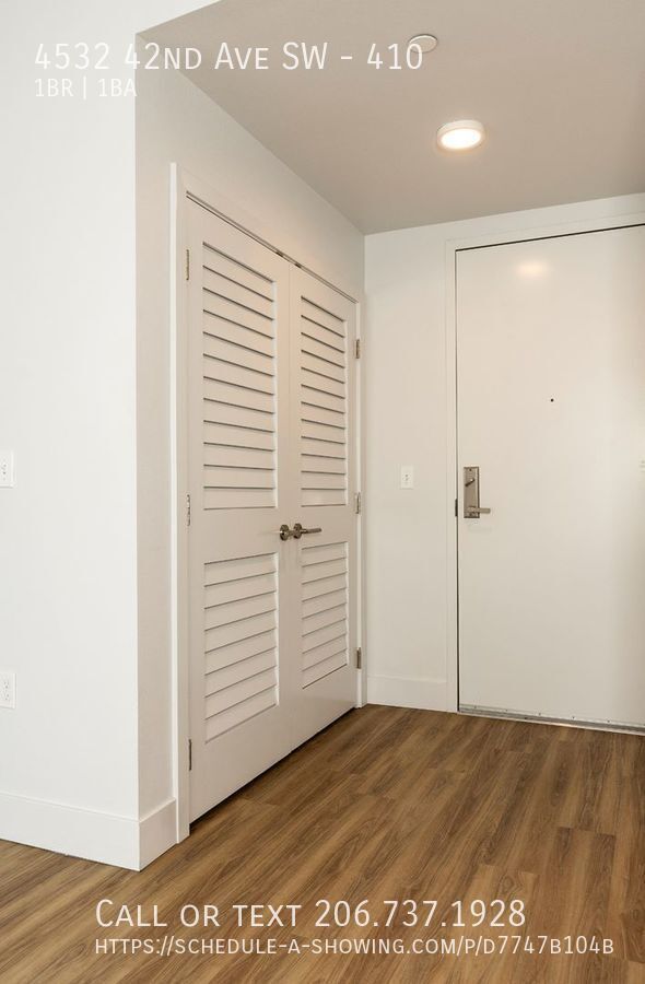 Building Photo - 4532 42nd Ave SW