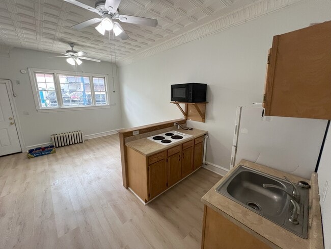 Living Area / Kitchen - 12 Gay St