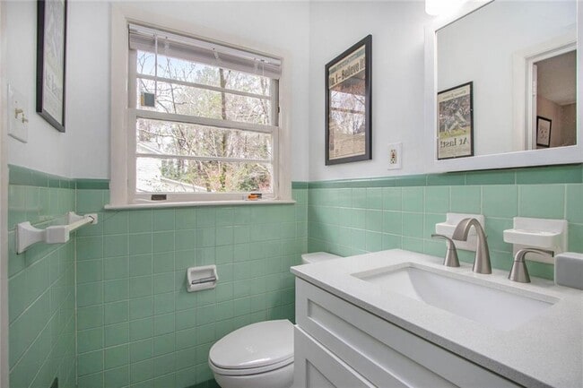 Building Photo - 3873 Land O Lakes Dr NE
