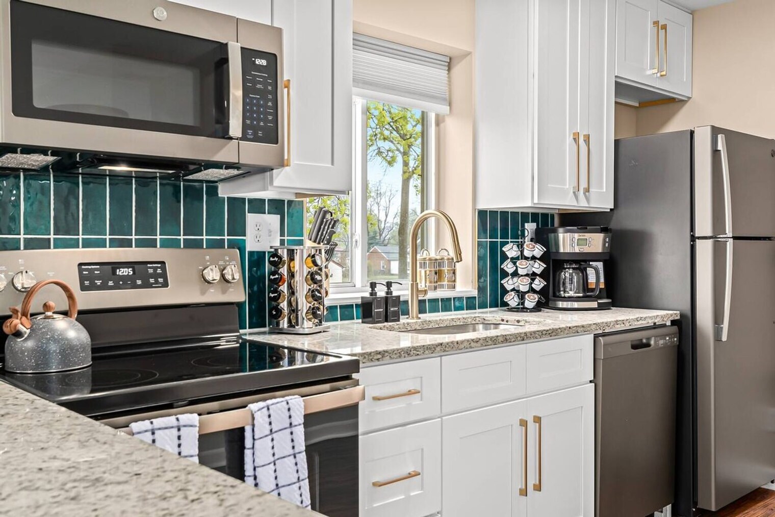 Building Photo - 18431 Sharon Ln