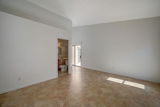 Building Photo - 121 Chatara Way