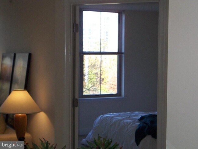 Building Photo - 11800 Sunset Hills Rd