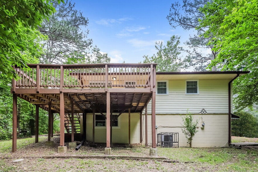 Building Photo - 2870 Valley Brook Dr SW