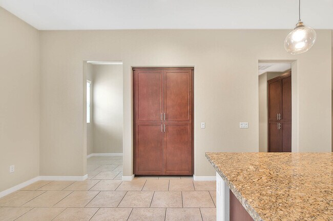 Building Photo - 741 Sawyer Pl