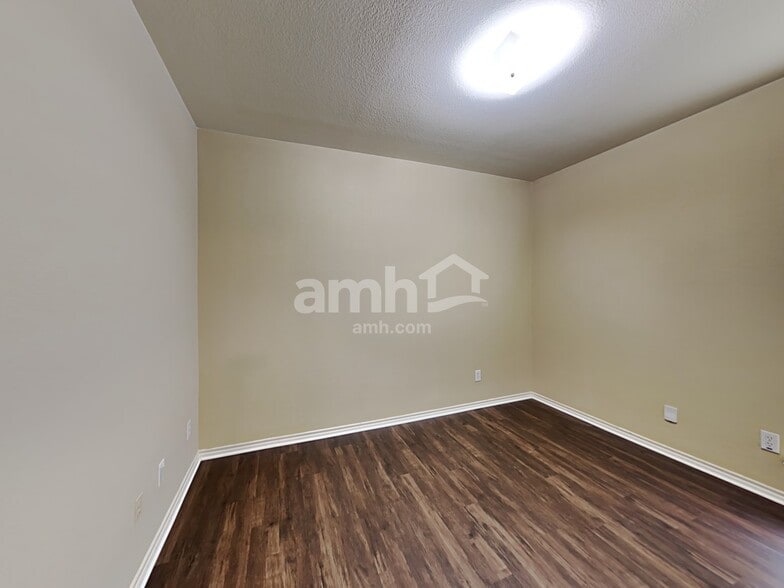 Building Photo - 6136 Kristen Dr