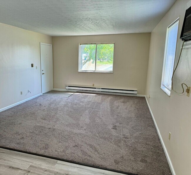 Building Photo - 1412 Jackson Ln