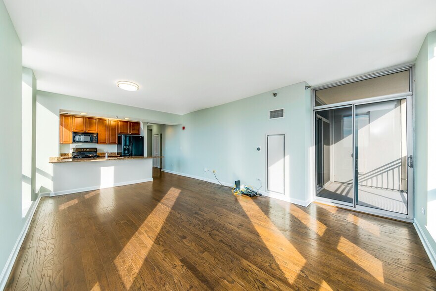 Building Photo - 1250 S Michigan Ave