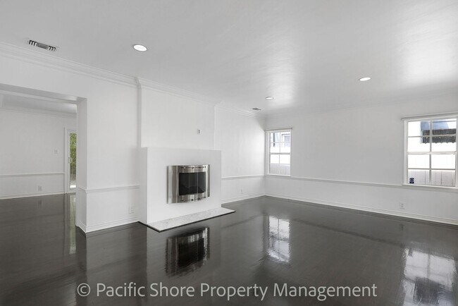 Building Photo - Stunning Picfair Village Home with Private Backyard Oasis & Modern Upgrades