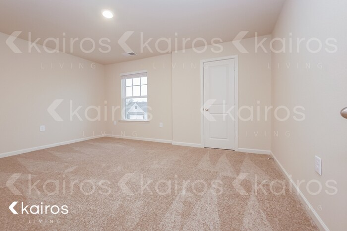 Building Photo - 1041 Pilgrim Ln