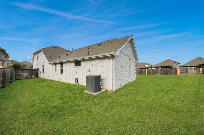 Building Photo - 6030 Rivercane Way